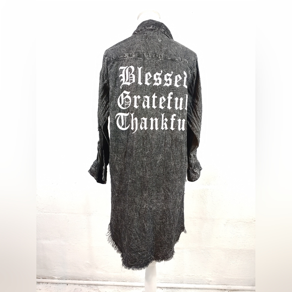 THRILL DISTRESSED BUTTON TOP - Picture 2 of 12